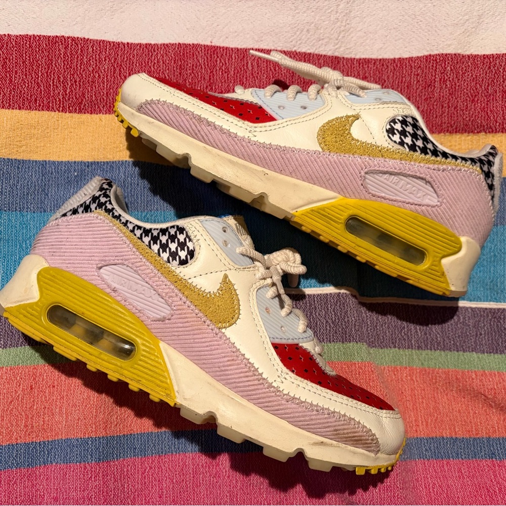Nike sneaks